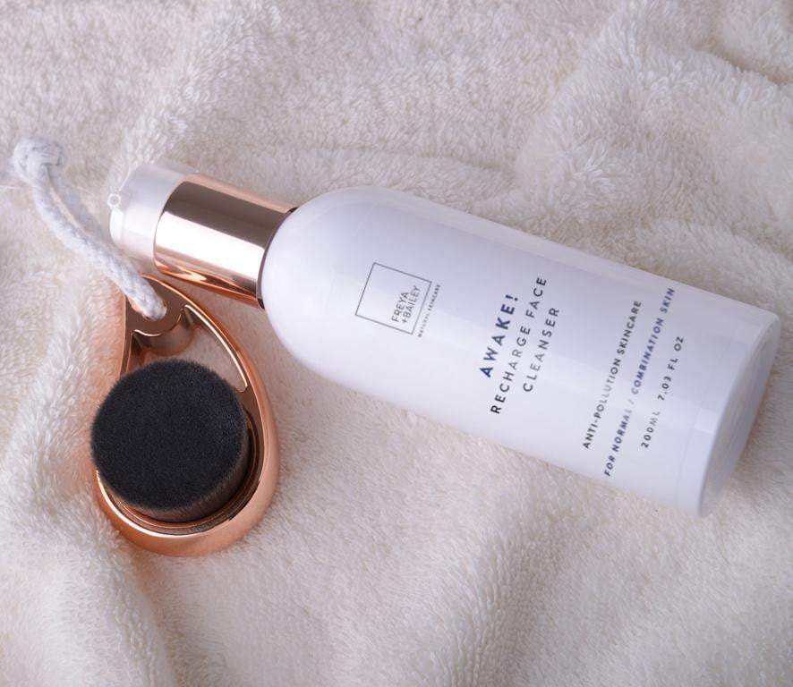 UNPLUG! MINI EXFOLIATING FACE BRUSH - freya-bailey-natural-skincare